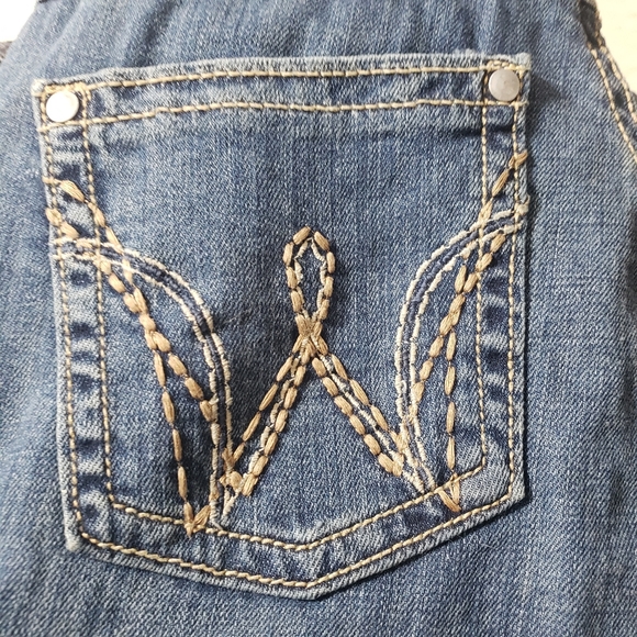 Wrangler NWT Premium Patch Sz 1/2 × 32 Mae Jeans - Picture 8 of 16